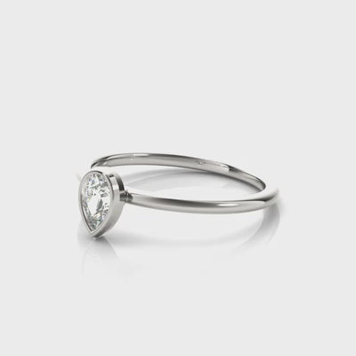 Pear Vow lab-grown diamond ring, 14k gold