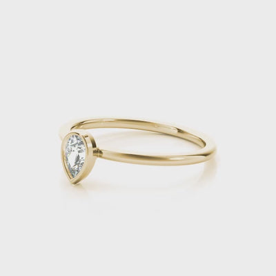 Pear Vow lab-grown diamond ring, 14k gold